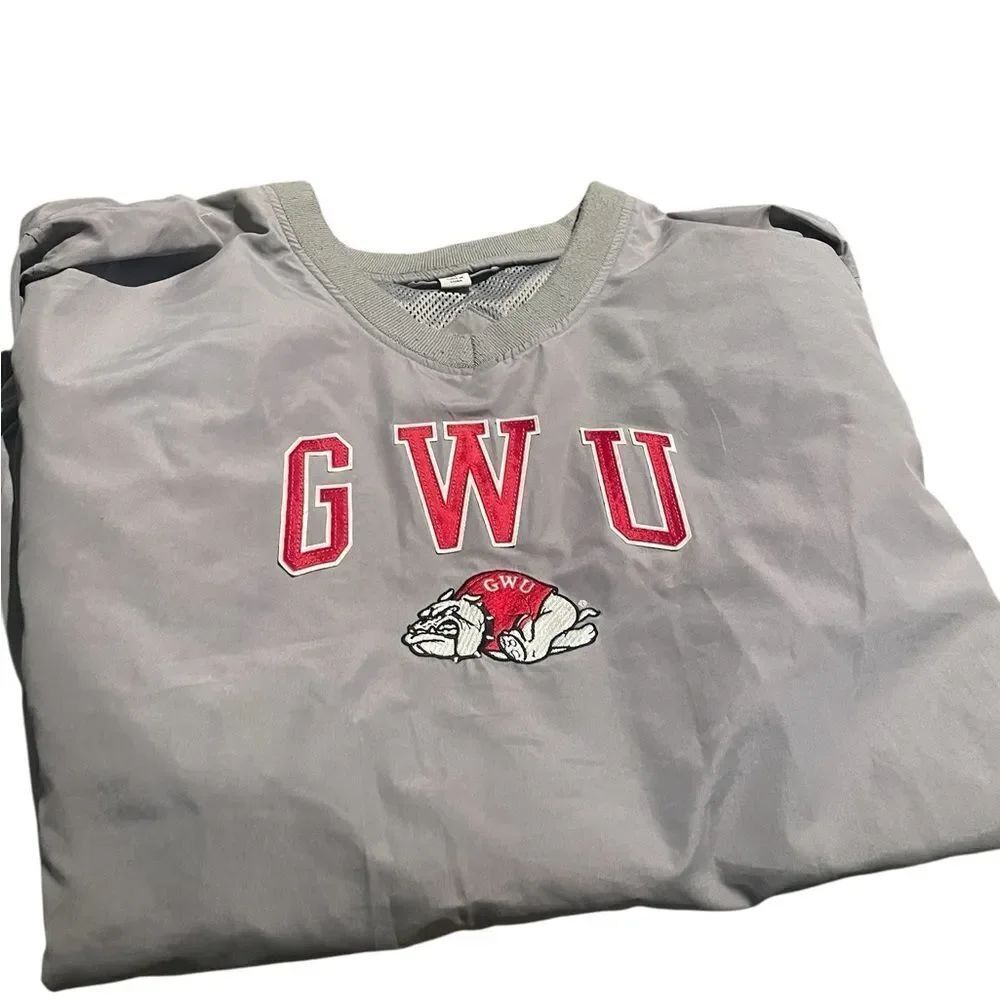Gildan Gray Sweatshirt with Red G.W.U. Logo like new size XL